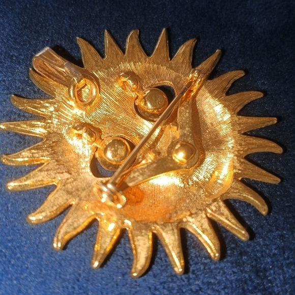 Vintage Gold TONE Sun Brooch - Picture 5 of 5
